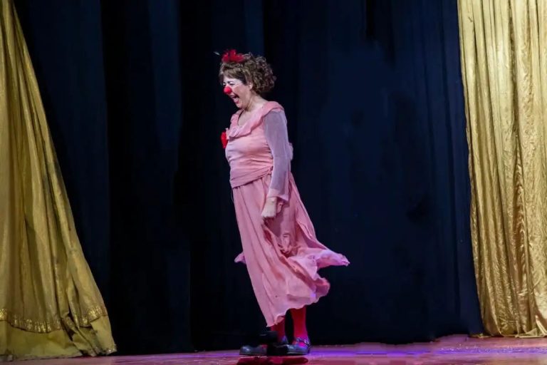 Palhaçaria em Florianópolis: atriz Vanderléia Will abre oficinas gratuitas