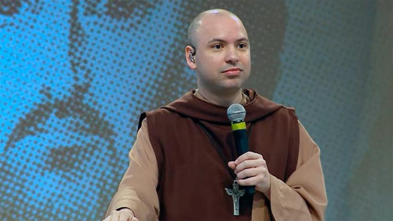 Frei Gilson fará grande show religioso em Navegantes no dia 27 de julho