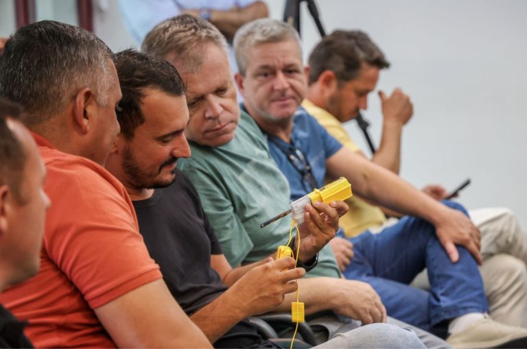 Pescadores de Penha podem se inscrever para receber geolocalizador do Governo do Estado