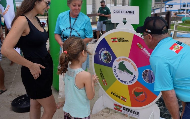 Praia da Saudade recebe ação do Programa Jogue Limpo com o Meio Ambiente nesta quinta-feira (26)