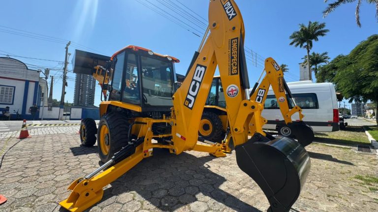 Penha investe R$ 723 mil e amplia frota de máquinas da Secretaria de Obras