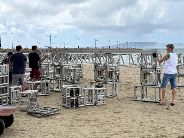 Novena do Frei Gilson será transmitida com telão na orla de Itapema