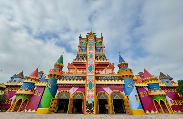 Beto Carrero World retoma gratuidade para aniversariantes, mas exige três pagantes