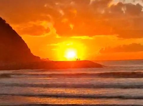 Nascer do Sol na praia do Gravatá de Navegantes/SC