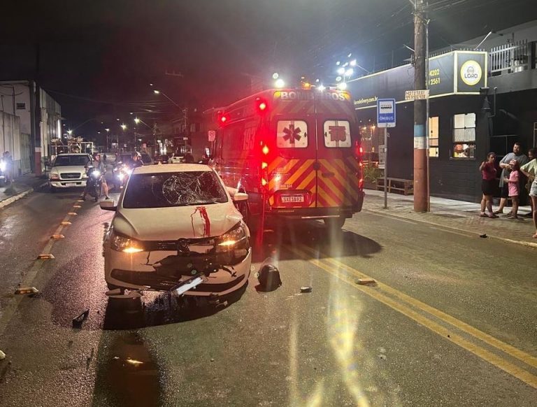 Colisão entre carro e moto deixa homem ferido em Navegantes