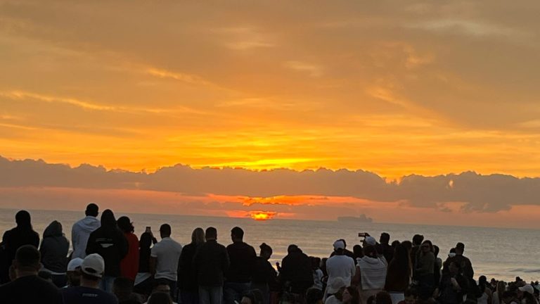 Desperta Navega reúne fiéis ao amanhecer em Navegantes