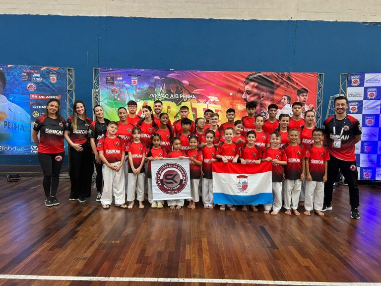 Atletas de Penha conquistam 36 medalhas e garantem 3º lugar geral em etapa do Estadual de Karatê