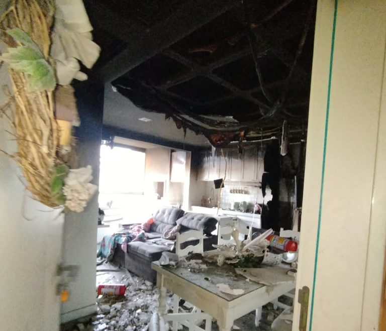 Incêndio em apartamento mobiliza Bombeiros e provoca evacuação de prédio em Itajaí