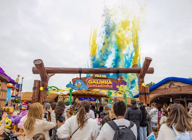 Vila da Galinha Pintadinha é inaugurada no Beto Carrero World, em Penha