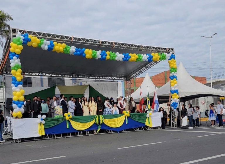 Penha celebra o 7 de Setembro com desfile cívico