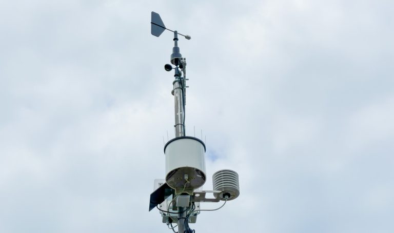 Penha recebe nova estação meteorológica para ampliar monitoramento climático