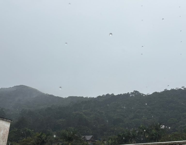 Chuva e risco de temporais marcam os próximos dias em Penha e região