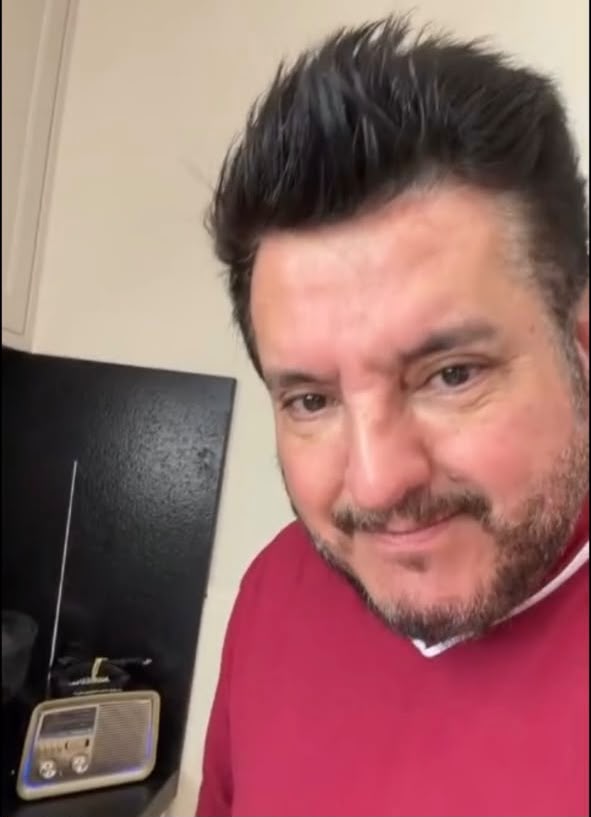 Rádio de Bruno, da dupla com Marrone, liga sozinho e toca música de Rick & Renner: “Não tem explicação”